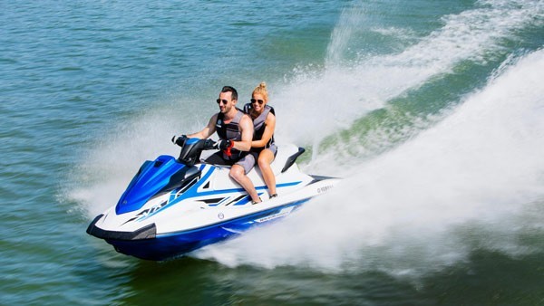 jet-ski-rental-feature-img-2020-Yamaha-VX-EU-White_with_Azure_Blue-Action-600 jet ski